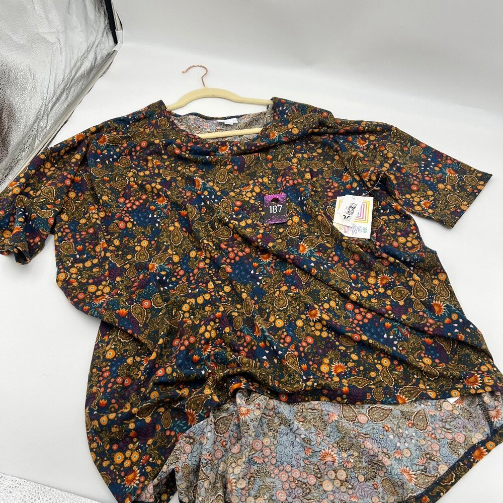 NWT LuLaRoe Irma Tunic - 2XL (24-26)